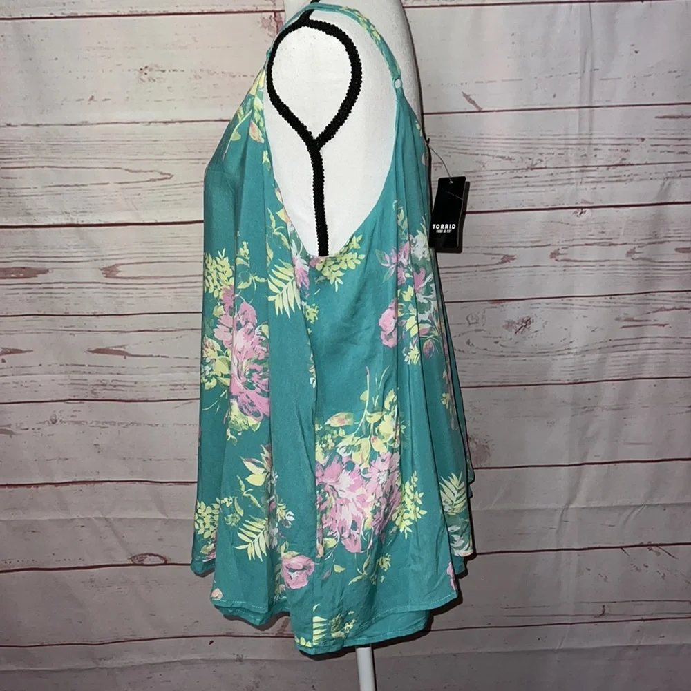 *SOLD on MERCARI Torrid Sophie Green floral swing cami w/adjustable straps - Picture 3 of 8